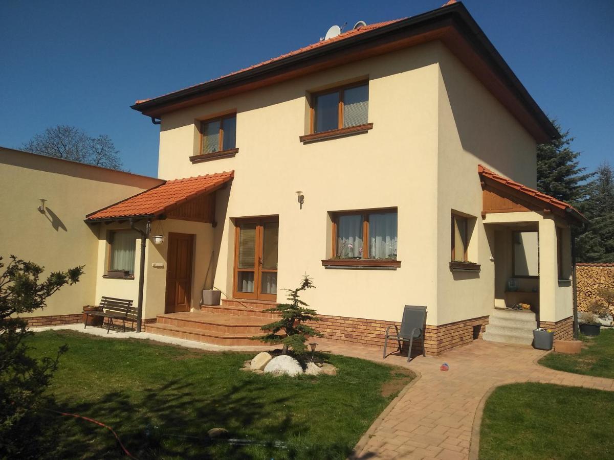 Domo Apartment Středokluky Екстериор снимка